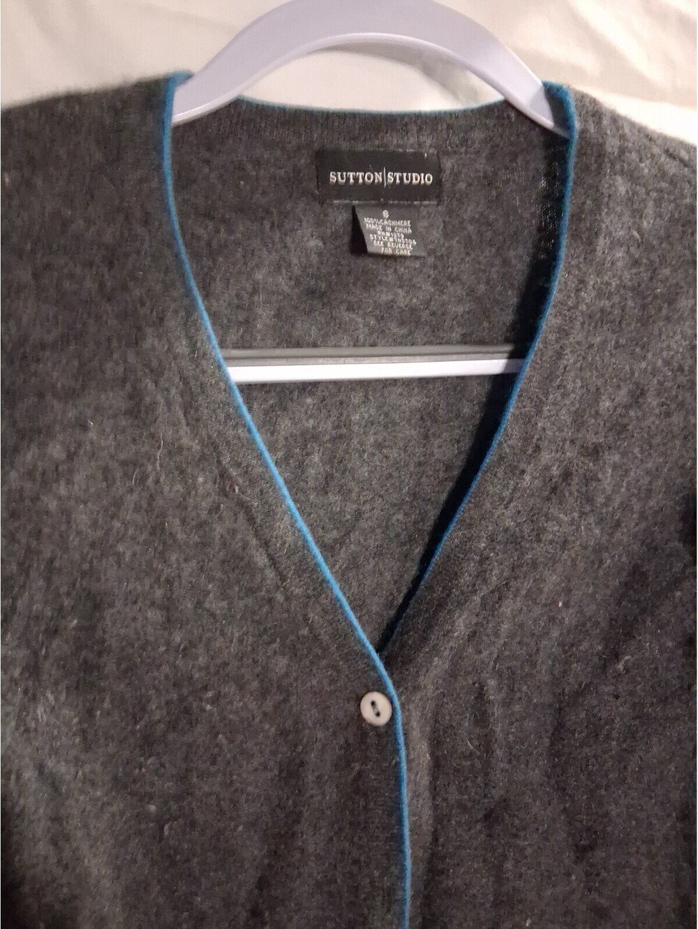 Sutton Studio Gray Cashmere Cardigan V-Neck Button-Up Blue Hearts Small O2 - Picture 3 of 8
